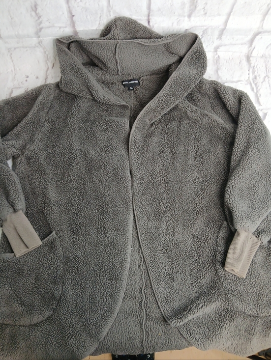 Zenana Outfitters Tops - Zenana Outfitters Taupe Sherpa Hoodie Jacket